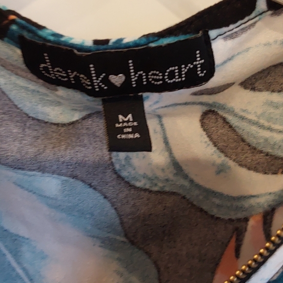 Derek Heart Floral Romper - Picture 5 of 7